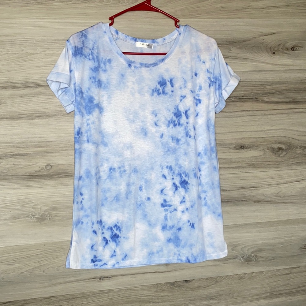 NWOT- Women’s Cuffed SS Top, M